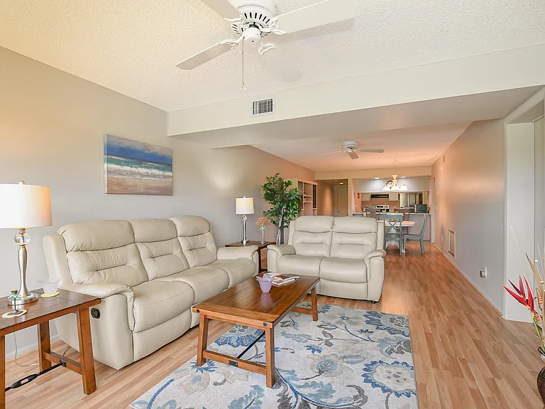 20 Plantation Dr #101 — Photo 16