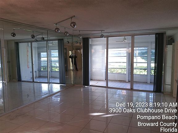 2nd image of 3900 Oaks Clubhouse Drive #101
