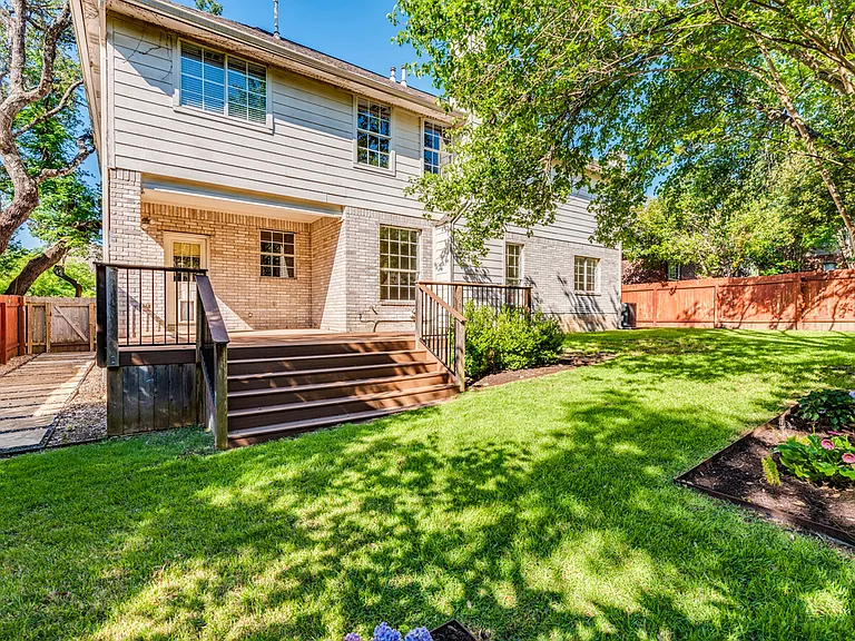 6911 Gentle Oak Dr — Photo 37
