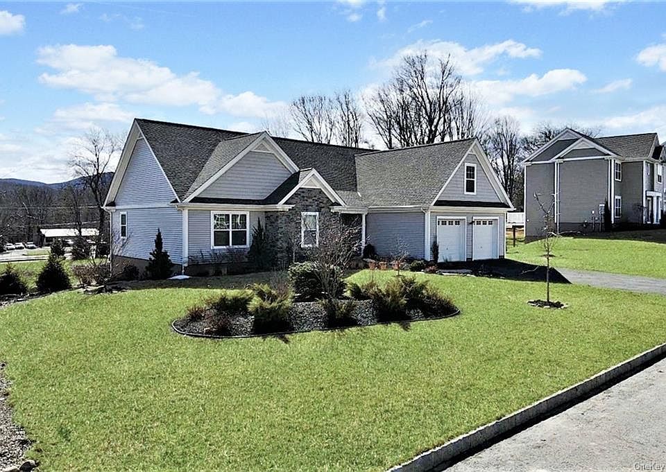 1st image of 16 Knoll Crest Ct