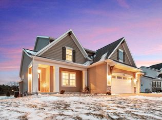 12746 Riverton Rd, Grand Haven, MI 49417