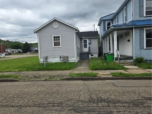 318 Bank St, Dennison, OH 44621