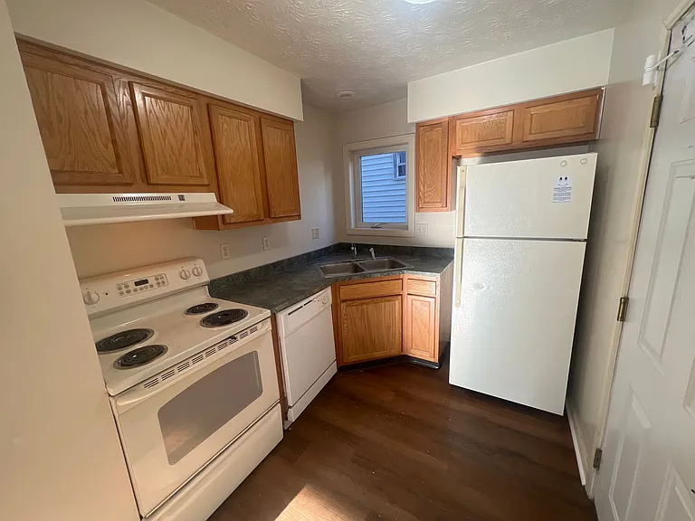 749 Garrison Ave — Photo 10