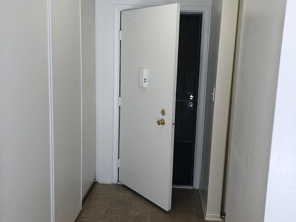 front entrance/closet (1)