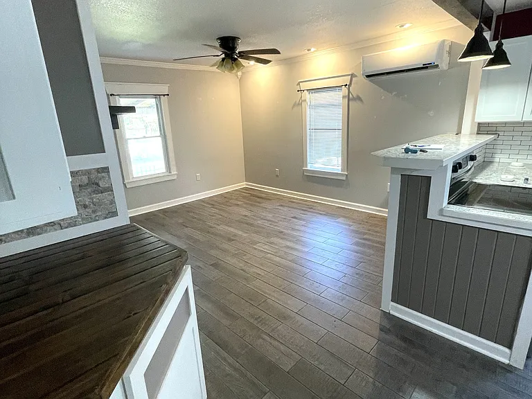 508 S Sedgwick St — Photo 6
