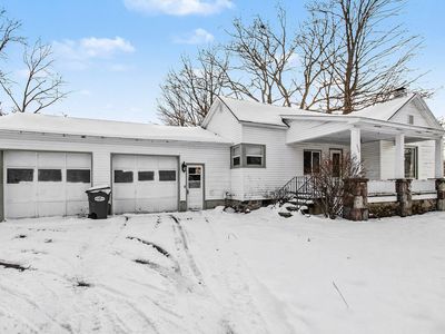 604 E 2nd St, Lawton, MI, 49065