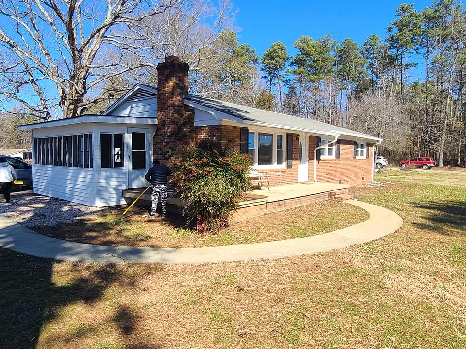 3923 Beaty Rd