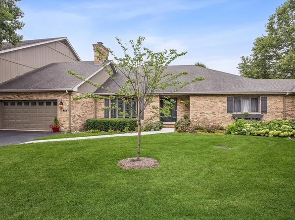 126 Castle Rock Ln, Bloomingdale, IL 60108