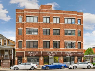 (Undisclosed Address), Chicago, IL, 60657