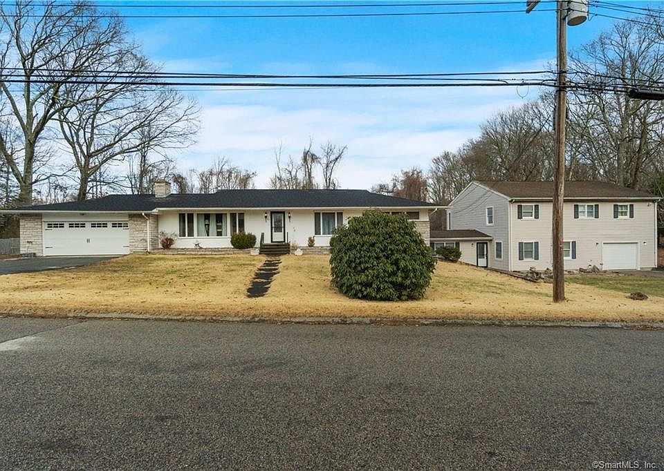 1st image of 63 Woodland Dr