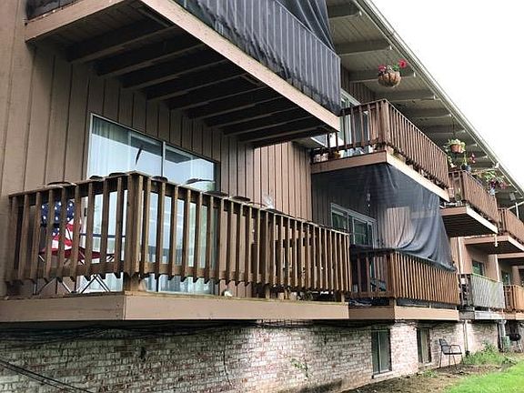 4th image of 200 S Lincoln Ave