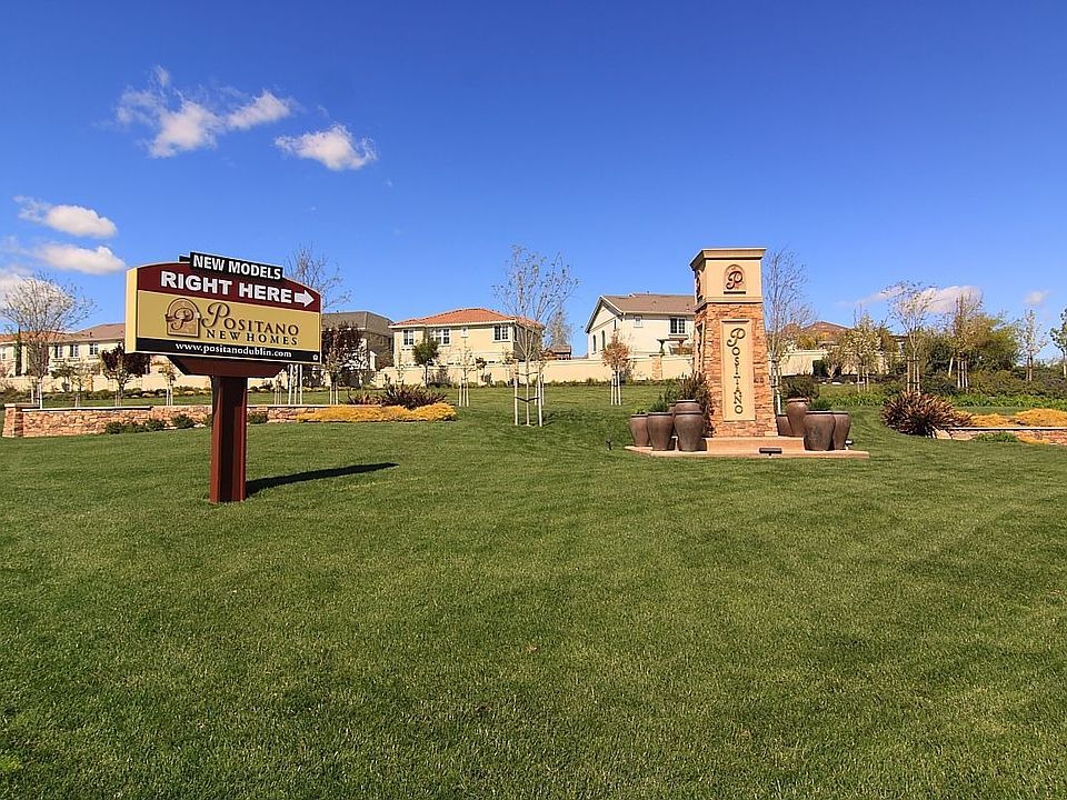 Nicely Landscaped Neighborhood