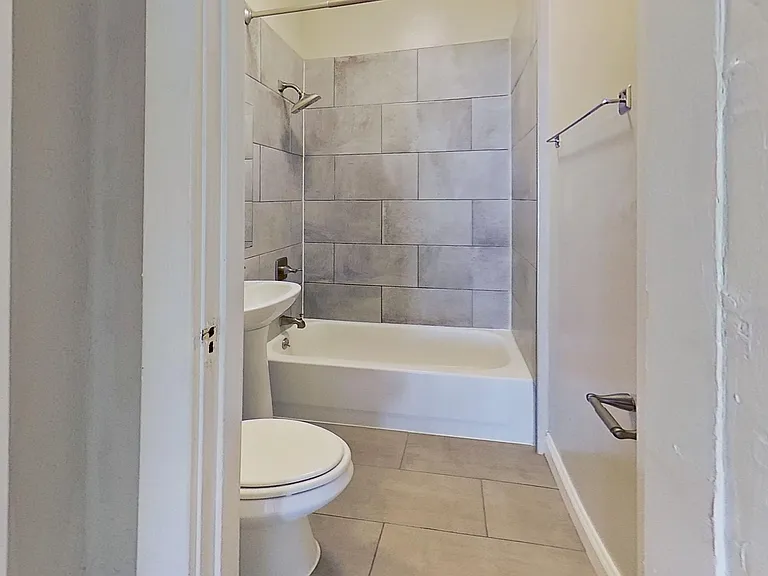 691 O'Farrell Street — Photo 4