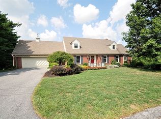 706 Winchester Dr, Westminster, MD 21157