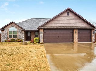 606 Custer St, Prairie Grove, AR 72753