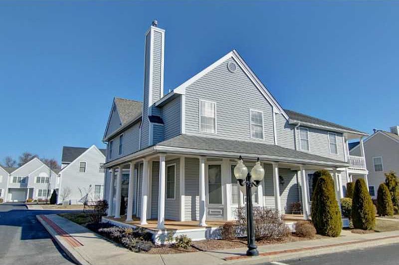 1st image of 121 Boylston Dr
