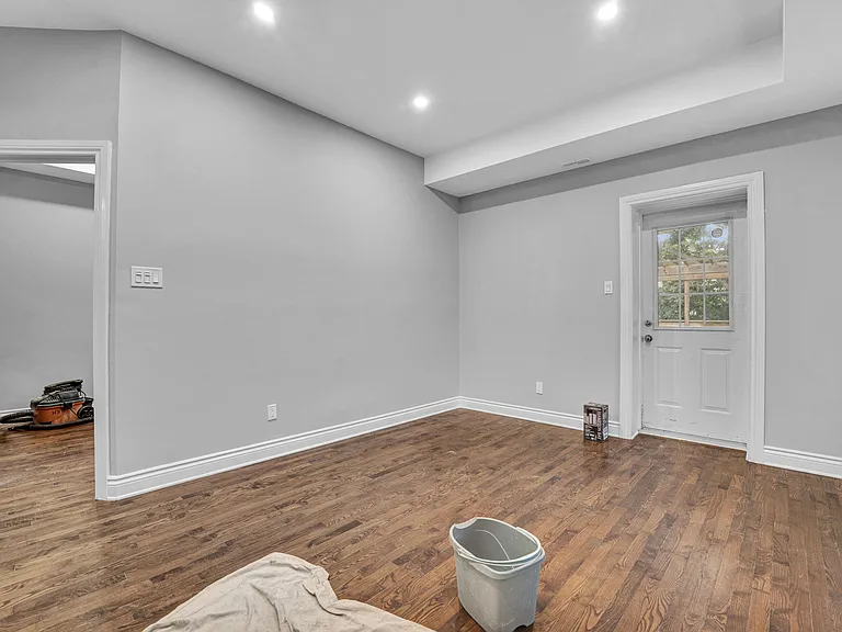 265 Carruthers Ave #202 — Photo 7