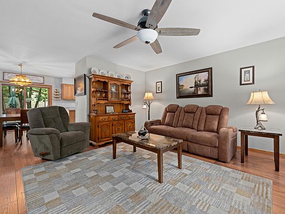 3rd image of 1415 Lincoln Dr