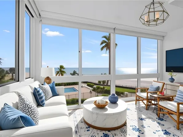 2121 Gulf Shore BLVD N #203, NAPLES, FL 34102