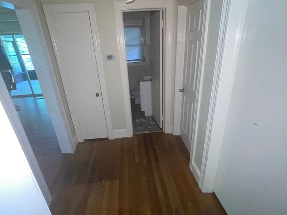 4th image of 3806 Walker Ave