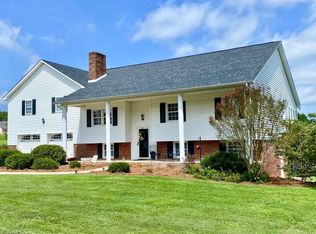 134 Edna Ln, Ararat, NC 27007