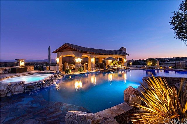 1st image of 41750 Hacienda Dr