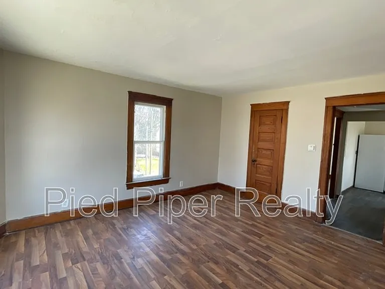 434 1/2 S State Ave — Photo 18