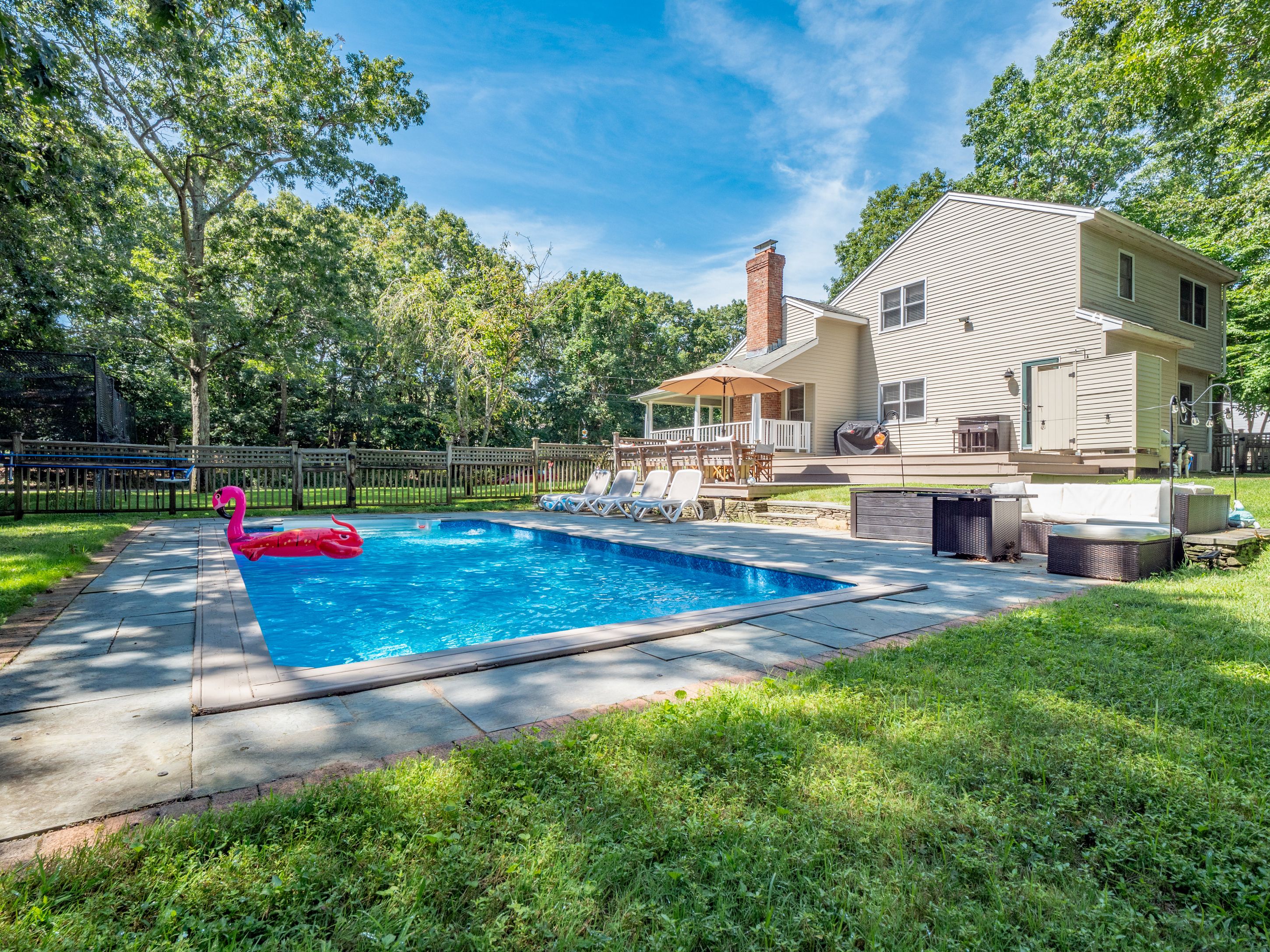 18 Hartley Blvd in East Hampton Out East