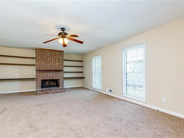 2890 Carrollton Ct — Photo 4