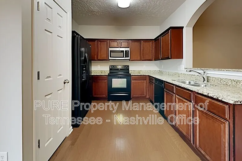 3 bed, 2.5 bath, 1573 sqft, $2,195 — Photo 4