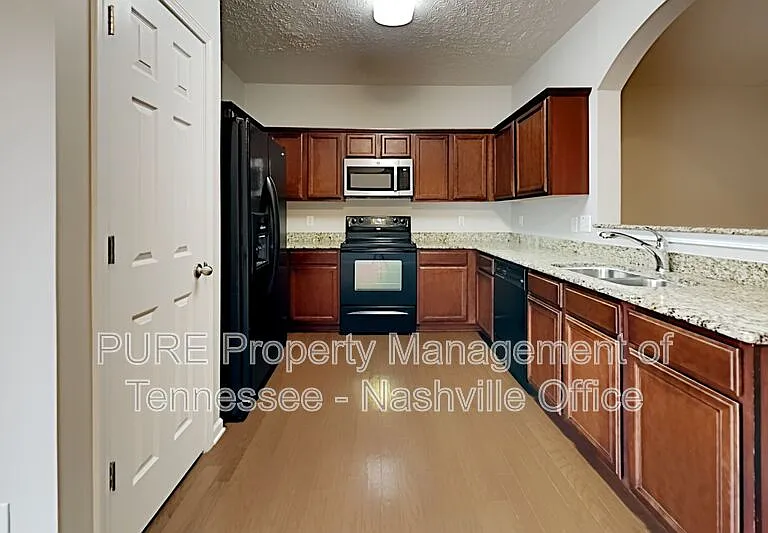 1221 Bainbridge Dr — Photo 7