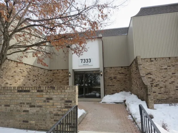 7333 Grand Ave APT 101, Downers Grove, IL 60516