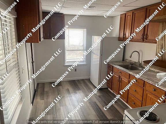 3rd image of 798 Coates St