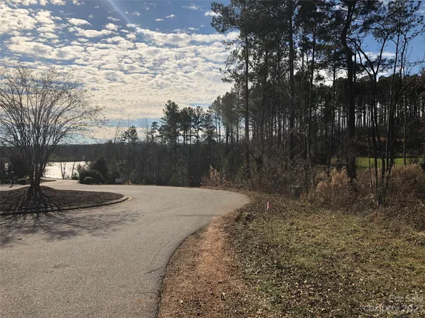 5227 Peninsula Dr #33, Granite Falls, NC 28630