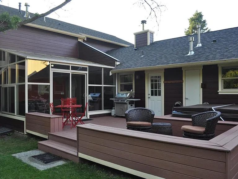 2810 Iowa Dr — Photo 3