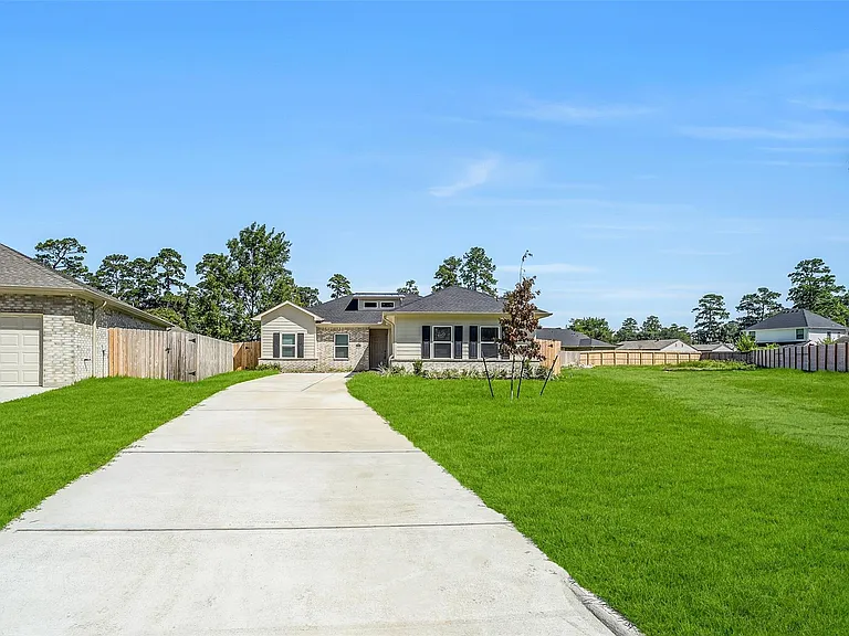 11955 Pondwood Dr — Photo 2