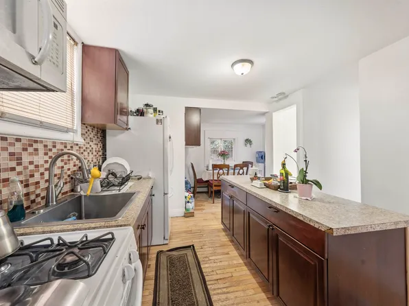 4616 Meadowview Avenue image 8 of 29