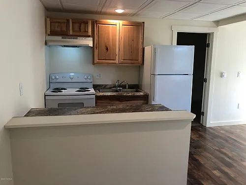 400 Walnut St #1 Photo 1