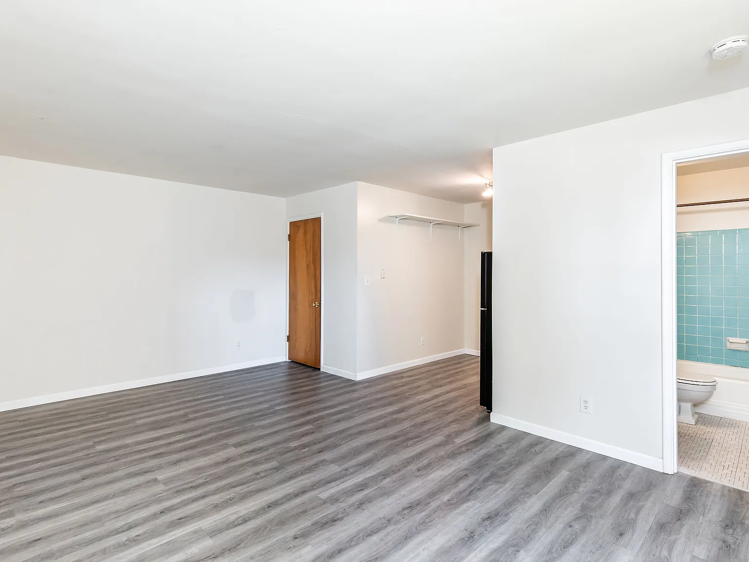 5634 Macey Ave — Photo 2