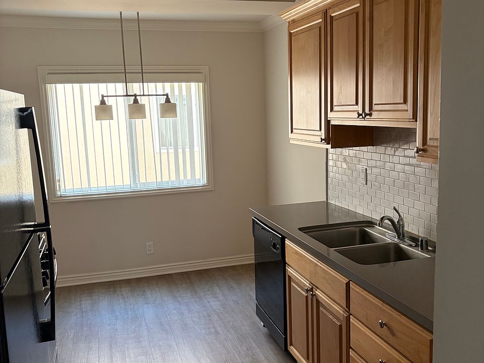 1st image of 1023 Ocean Park Blvd #6