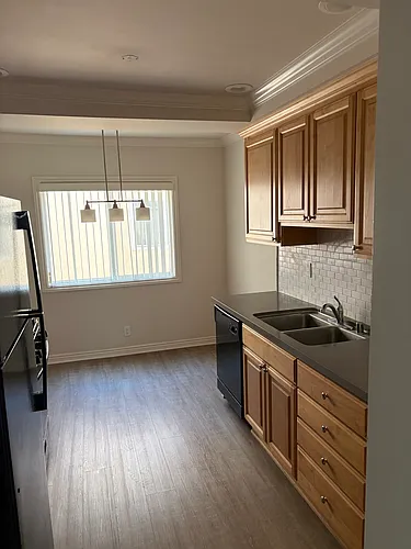 1023 Ocean Park Blvd Photo 1