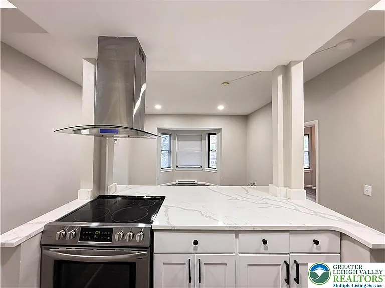 202 N 6th St #203 — Photo 7