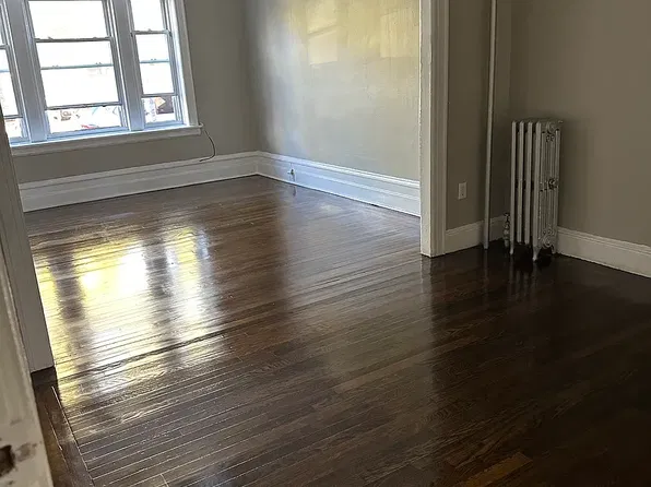 28-10 36th Ave #1, Astoria, NY 11106