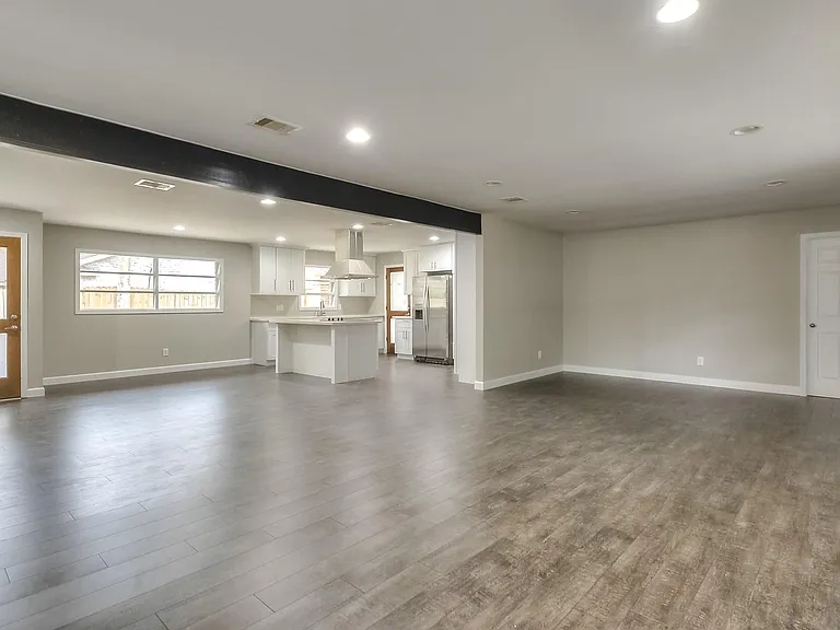9006 Dunlap St — Photo 9