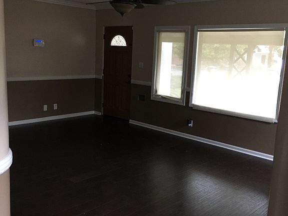 Another photo of the living room