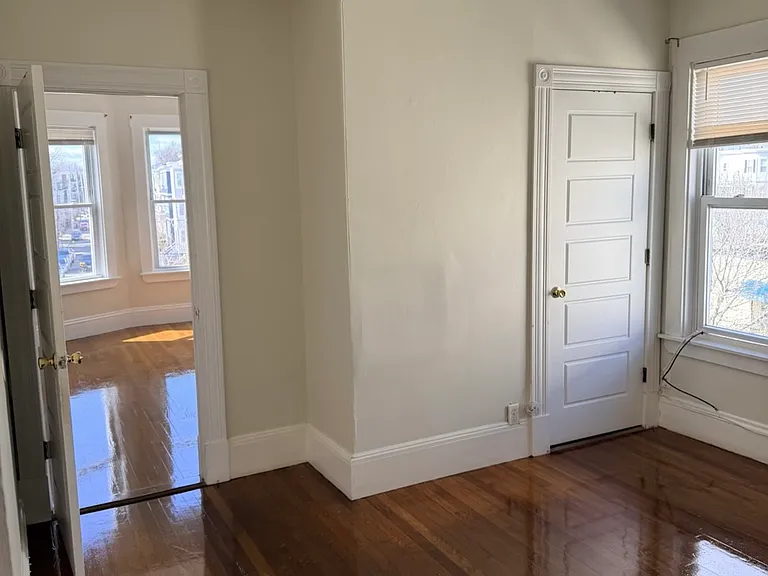 832 Washington St #3 — Photo 7