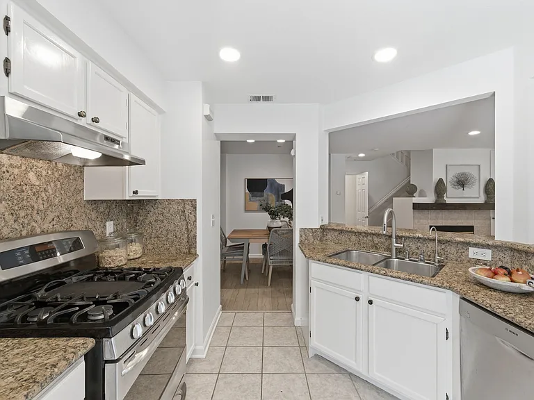 6349 Holly Gillingham Ln — Photo 22