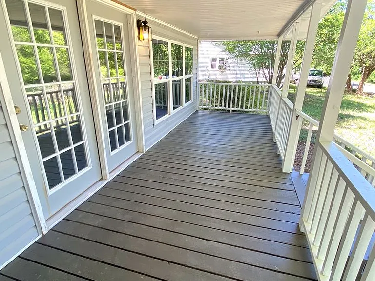 112 Pelfrey St — Photo 3