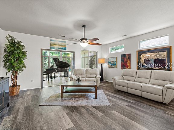 5th image of 21 Andover Pl