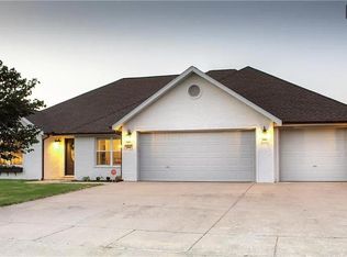 530 Paint Ln, Centerton, AR 72719